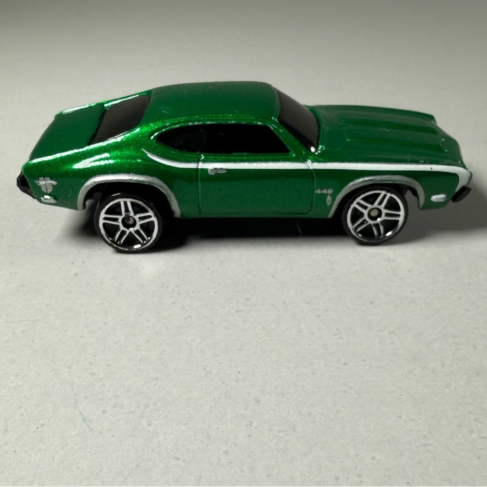 Hot Wheels Olds 442 Green w/ White Stripes Die-Cast 1:64